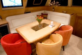 MAUNI Dining